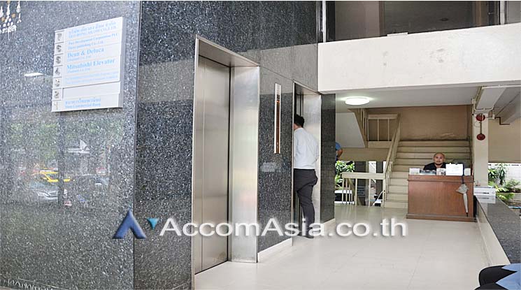 4  Office Space For Rent in Silom ,Bangkok BTS Sala Daeng at Teo Hong Silom AA12612